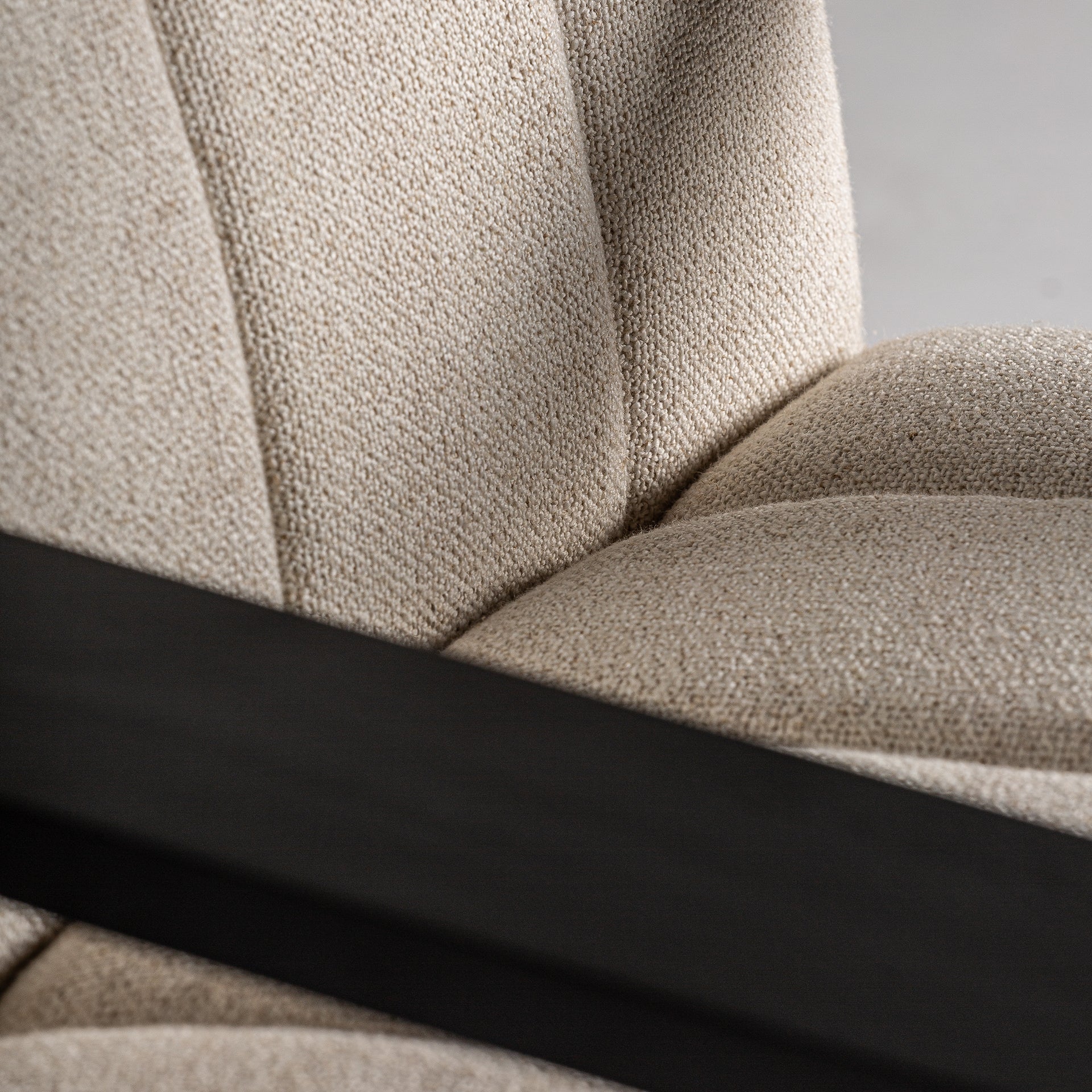 LAUGAR ARMCHAIR